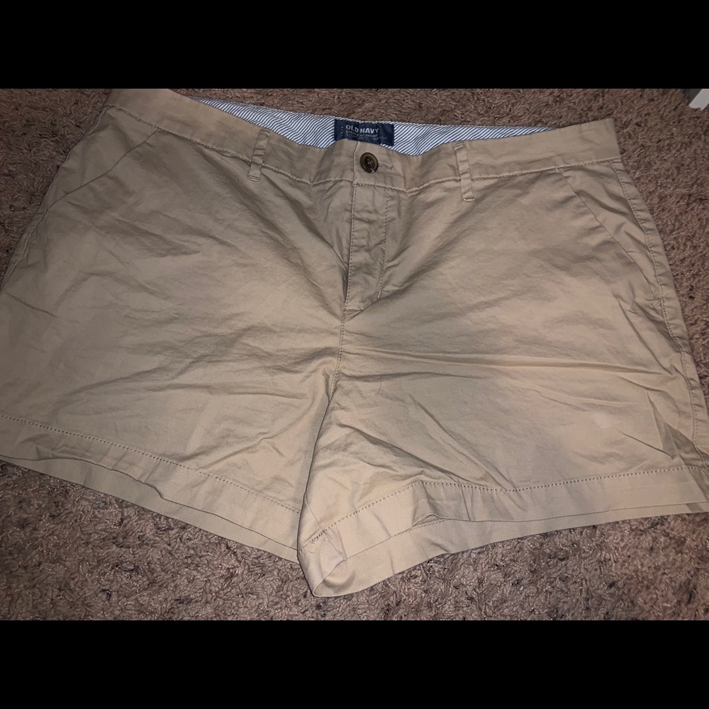 Old Navy khaki short shorts